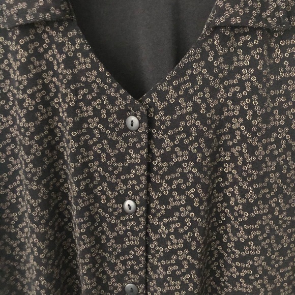 ✨SALE ✨Cute Crop Blouse - Picture 4 of 4